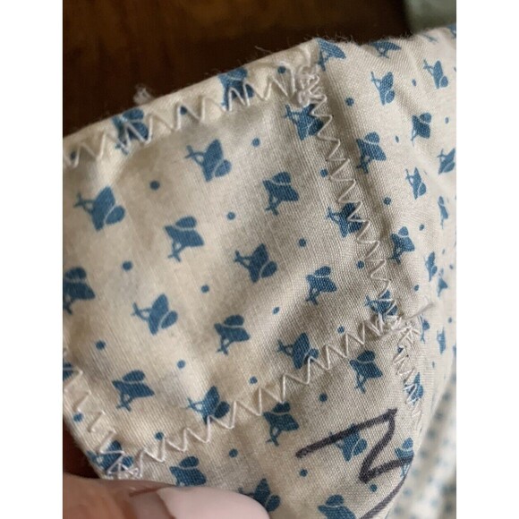 VtG Quilted  throw, 43” X 37” cotton fabric, Handmade Cottage Country Floral - Picture 10 of 13